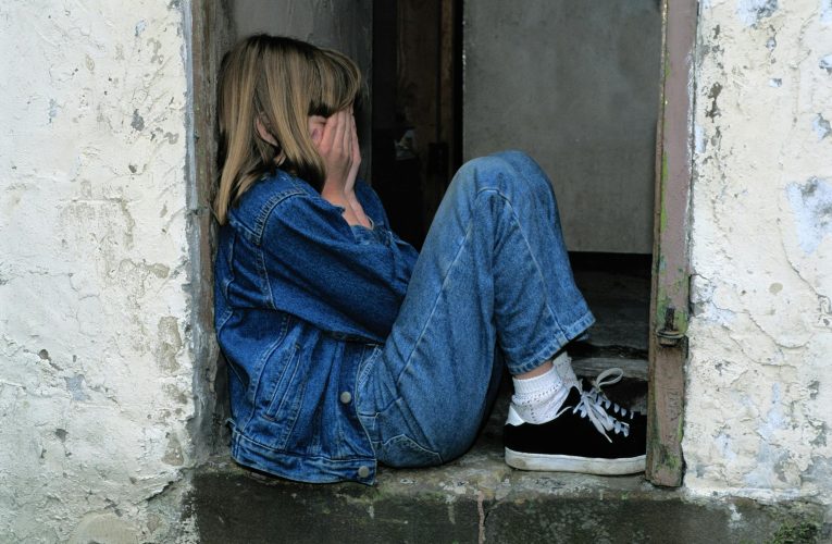 Studiu: Unul din cinci adulți din Marea Britanie a fost abuzat verbal în mod repetat în copilărie