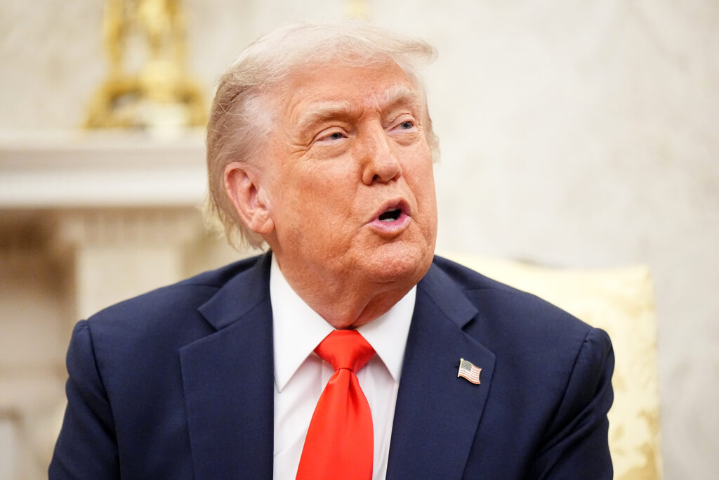 Trump spune că Statele Unite nu urmăresc un „armistițiu” cu Iran, ci o „victorie totală”