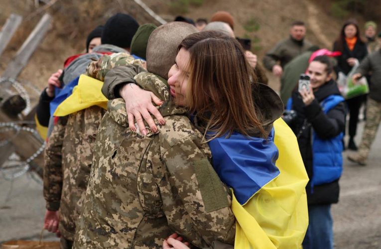 Ucraina și Rusia își recuperează prizonierii în cadrul unui nou schimb