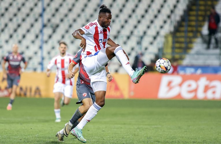 Universitatea Cluj l-a transferat pe fundașul Jonathan Cisse, de la Oțelul Galați