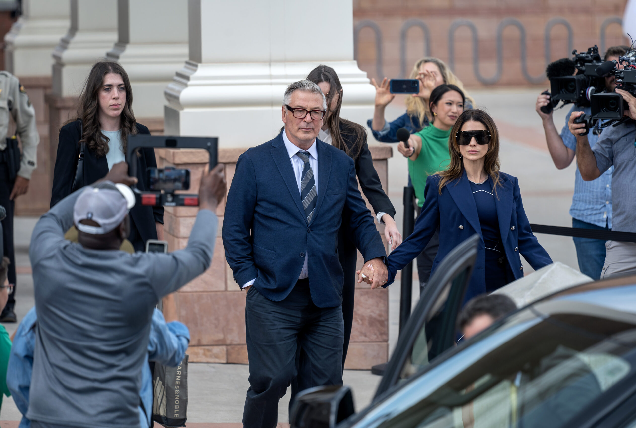 Alec Baldwin i-a dat în judecată pe procurorii care l-au acuzat de omor din culpă