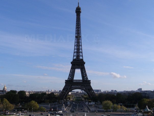 Atomium şi vârful Turnului Eiffel, închise parţial din cauza temperaturilor extreme