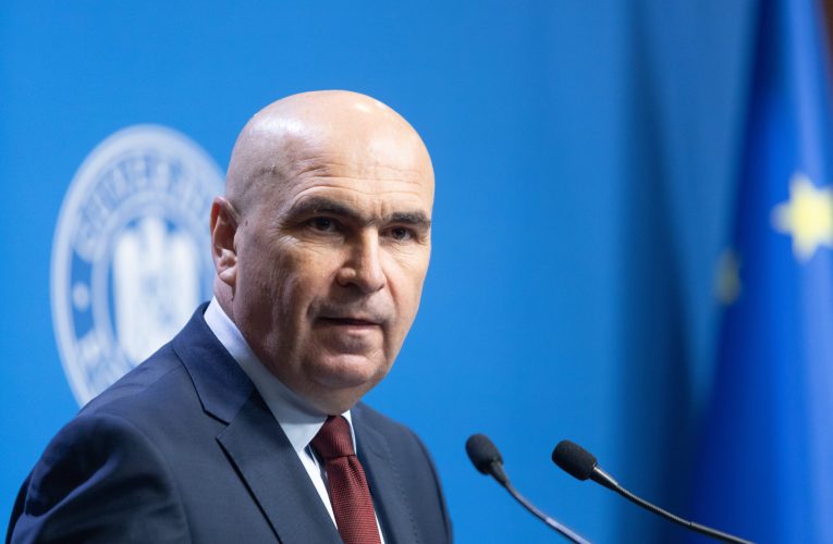 Bolojan: România trebuie să evite greșelile Greciei prin creșterile de venituri