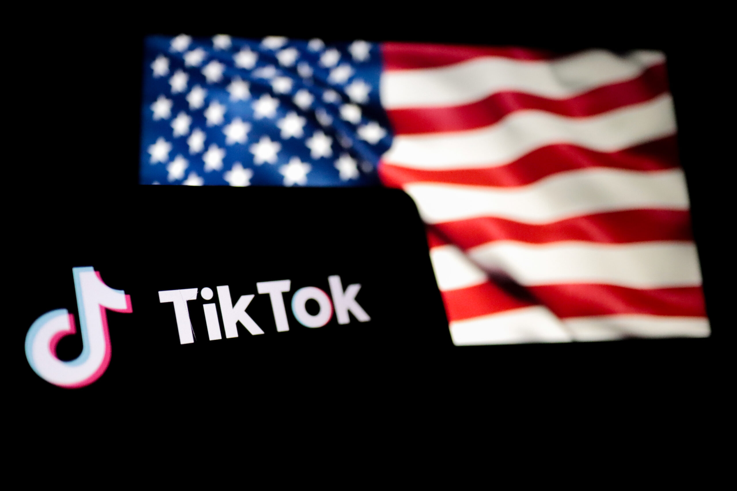 Cine ar putea cumpăra TikTok? Grupul Oracle, Blackstone și a16z, favoriții lui Donald Trump