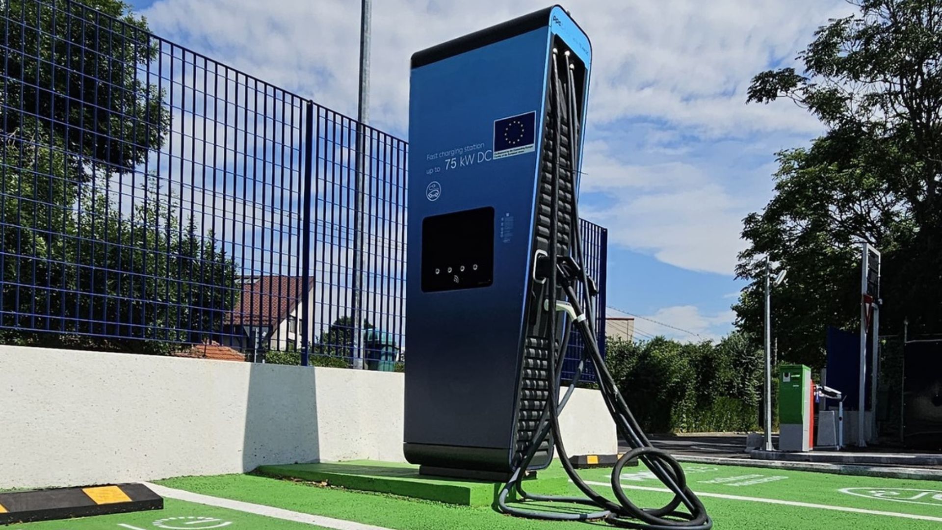 Comisia Europeană pregătește un proiect de lege care ar obliga companiile de închirieri auto să cumpere numai mașini electrice