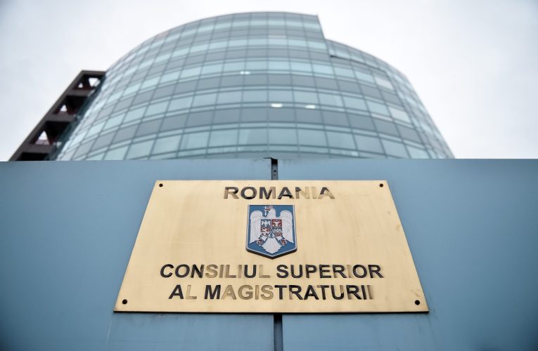CSM: Salarizarea şi regimul de pensionare al judecătorilor şi procurorilor nu sunt privilegii