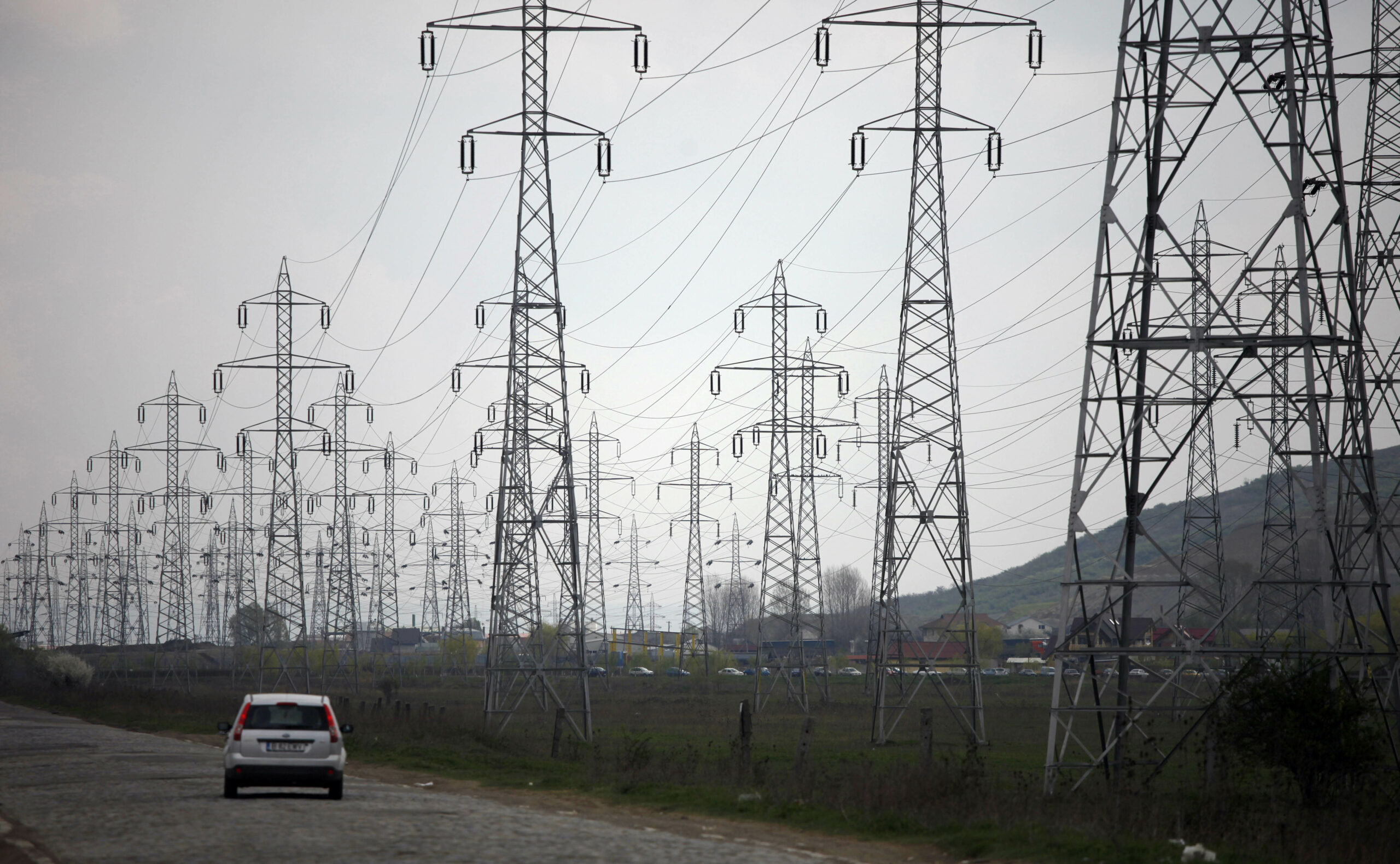 Dan Nica: Românii plătesc de 4 ori mai mult la energie decât alți europeni.Ce piață unică este aceasta