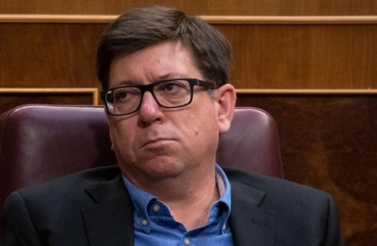 Demisie în ultima clipă: oficialul Francisco Salazar se retrage după acuzații de hărțuire sexuală