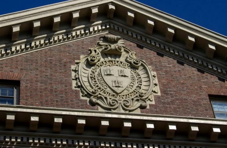 Disputa Trump-Harvard continuă: Departamentul de Justiție, sesizat în privința acuzațiilor de „discriminare antisemită”