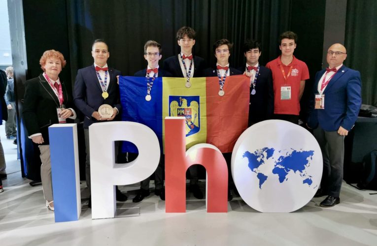 Ministerul Educației: O medalie de aur și patru de argint, la Olimpiada Internațională de Fizică