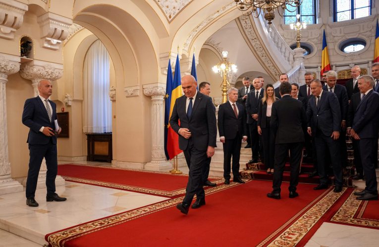 Miniștrii Guvernului prezintă pachetul de măsuri pentru reducerea deficitului / Alexandru Nazare: Ștampila de deficit excesiv înseamnă neseriozitate
