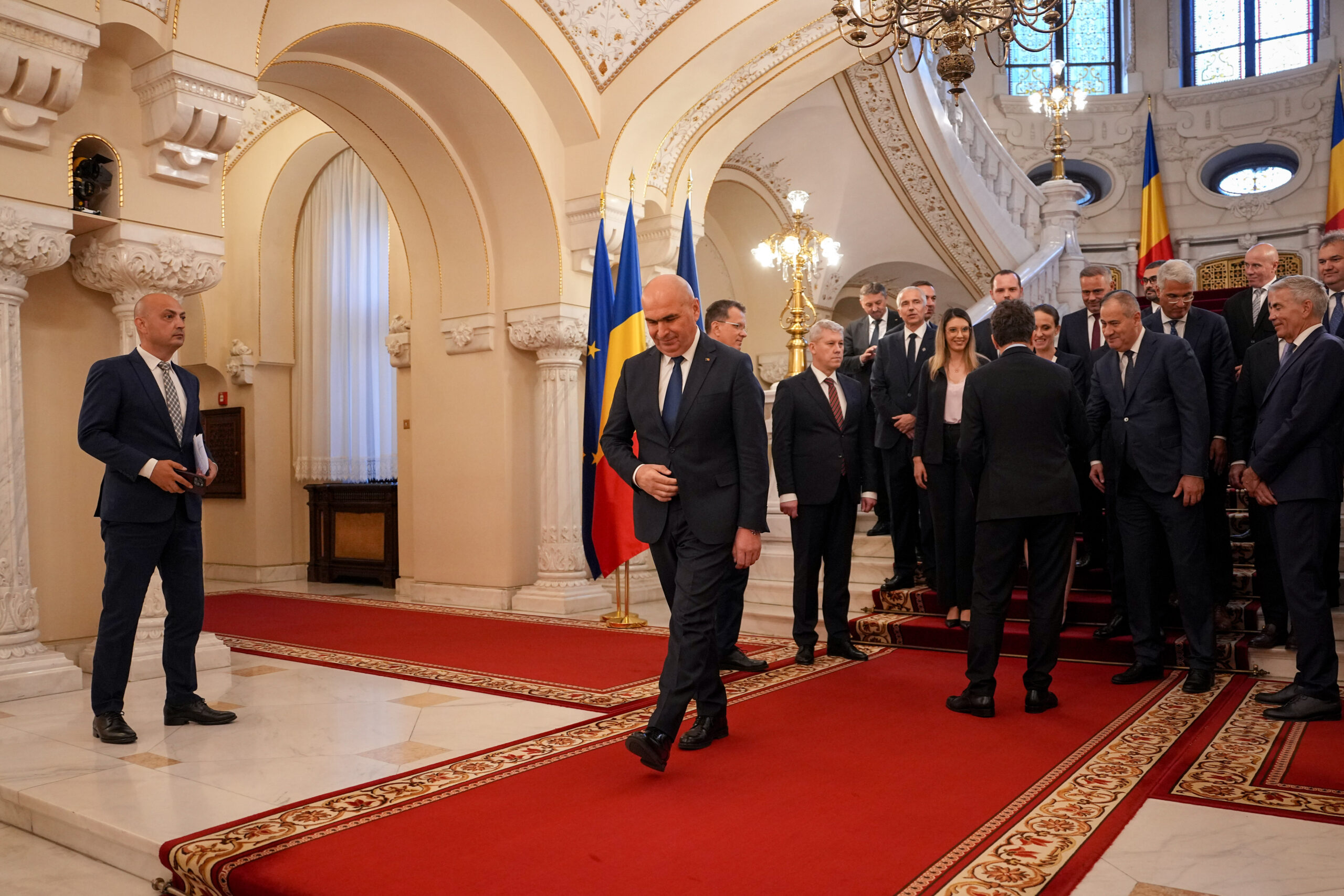 Miniștrii Guvernului prezintă pachetul de măsuri pentru reducerea deficitului / Alexandru Nazare: Ștampila de deficit excesiv înseamnă neseriozitate