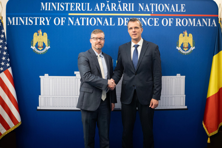 Ministrul Apărării Moşteanu şi reprezentantul SUA reafirmă cooperarea pentru securitatea Mării Negre