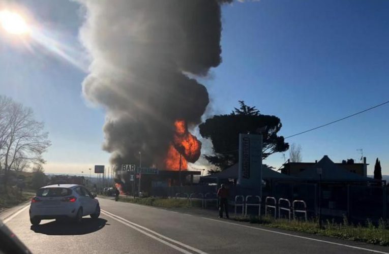 O explozie puternică a unei benzinării a zguduit capitala Italiei