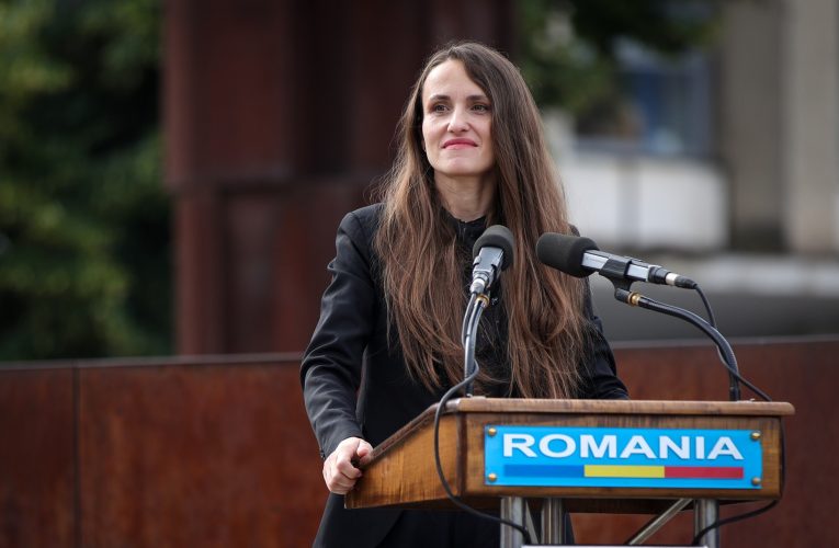 Oana Țoiu a participat la ceremonia de comemorare a victimelor Holocaustului împotriva romilor