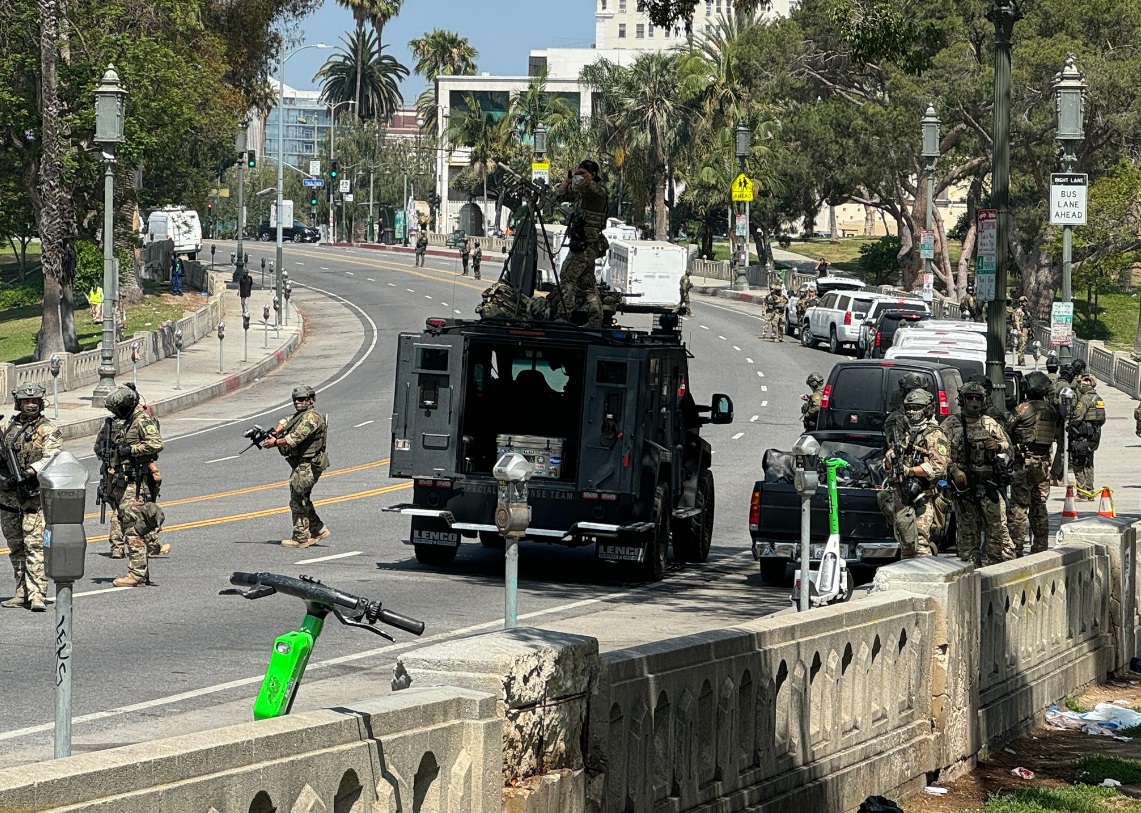 Parcul MacArthur din Los Angeles a fost teatrul unei operațiuni federale cu trupe și blindate tactice