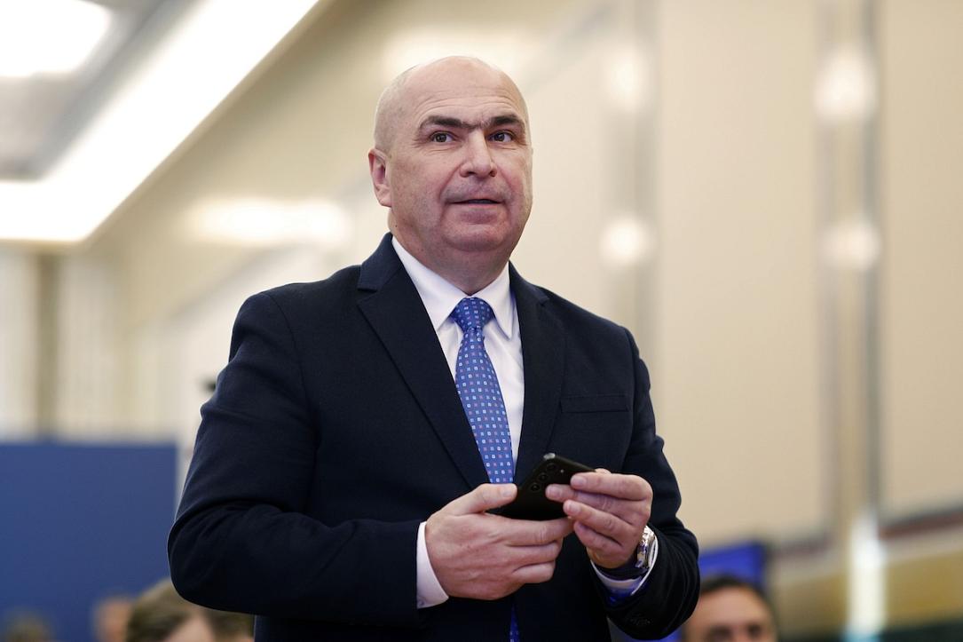 Premierul Ilie Bolojan și ministrul Finanțelor, față în față cu liderii sindicali. Discuții după protestele bugetarilor
