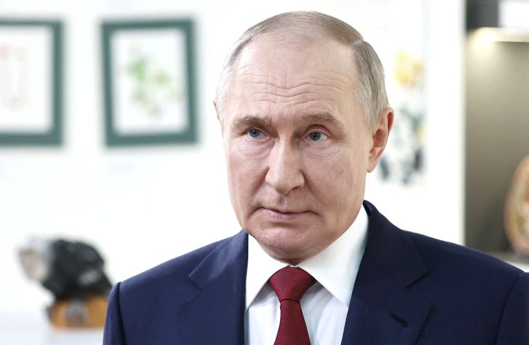 Rusia offline: Războiul lui Putin îi întoarce pe ruși în epoca analogică