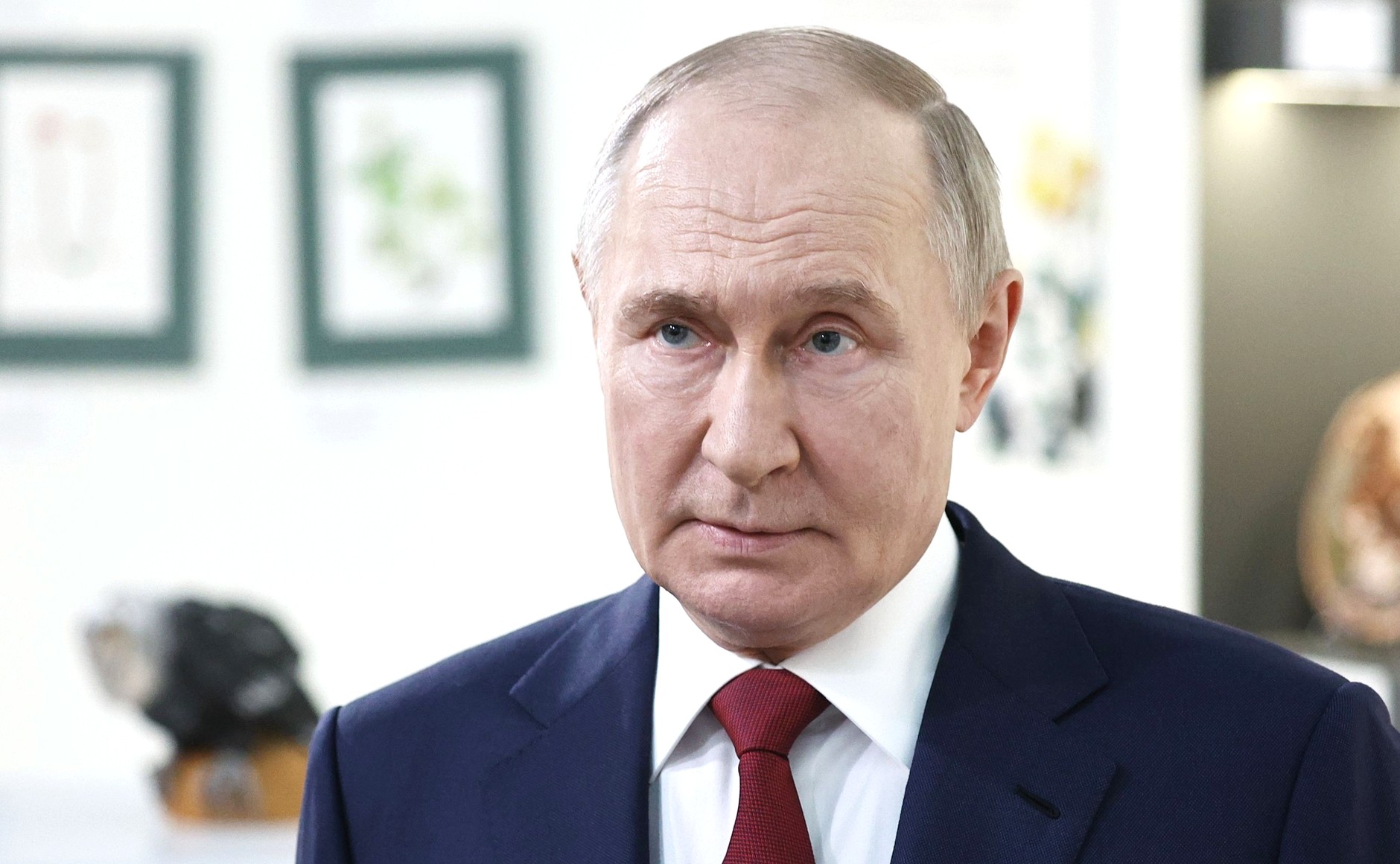Rusia offline: Războiul lui Putin îi întoarce pe ruși în epoca analogică