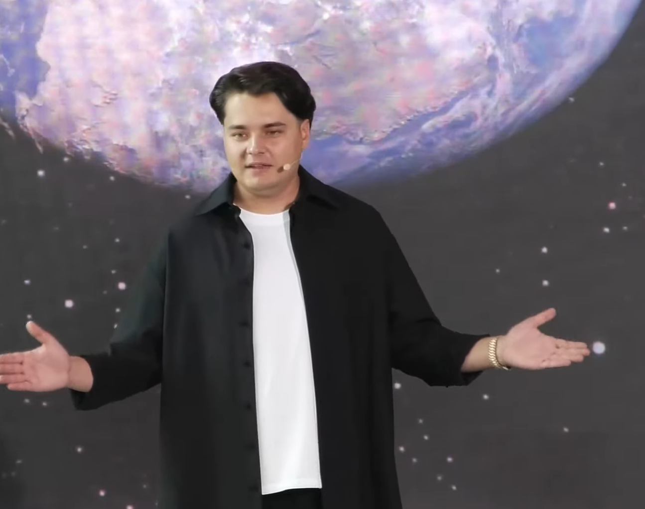 Selly anunță deschiderea unei noi stațiuni pe litoralul românesc: Nibiru va găzdui cel mai mare club de noapte din lume, un mall uriaș și un parc de distracții
