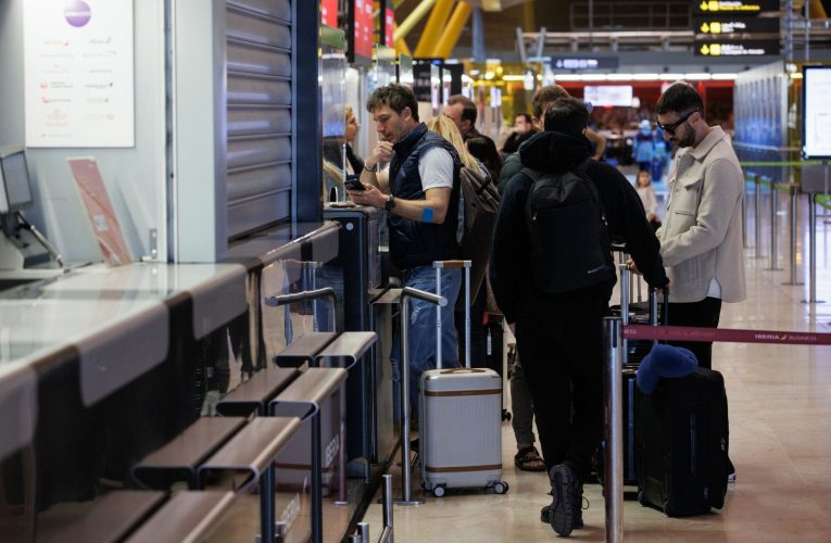 SUA anunță o nouă taxă obligatorie pentru toți călătorii cu vize temporare