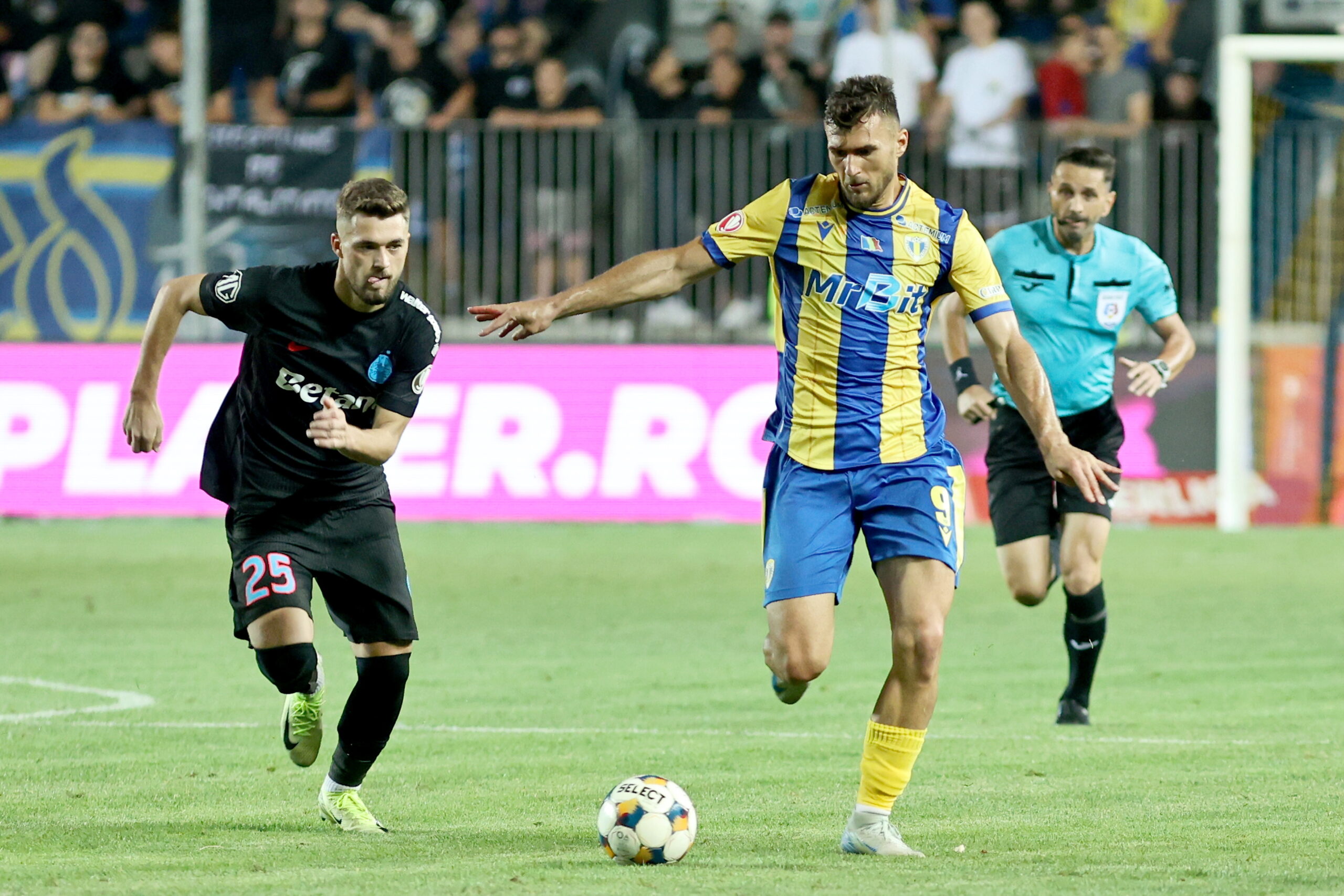 Superliga. FCSB câștigă derbiul de la Ploiești cu Petrolul, după un gol marcat de Florin Tănase