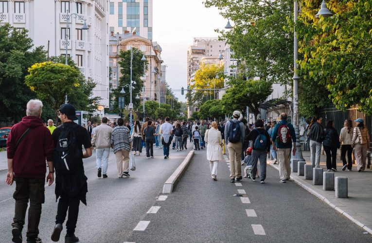 Weekend pe Calea Victoriei. „Străzi deschise” din București se extinde pe străzile Piața Amzei și Christian Tell