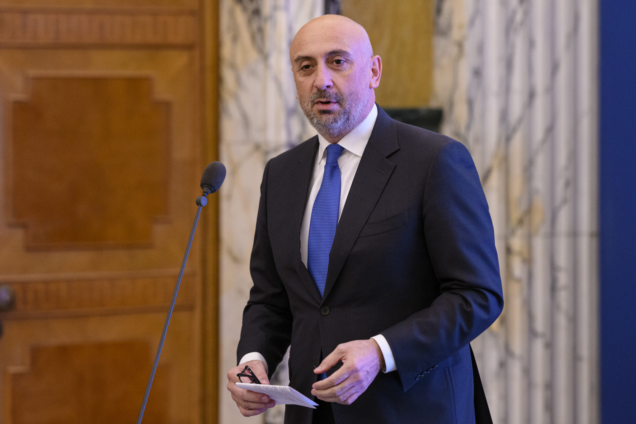ANPC a dat amenzi de peste 5,8 milioane lei, după controale la peste 1.000 de firme