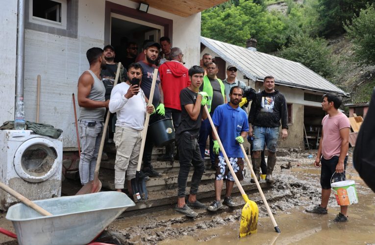 Apelul IGSU către voluntarii care vin în sprijinul comunităților afectate de inundații din Suceava