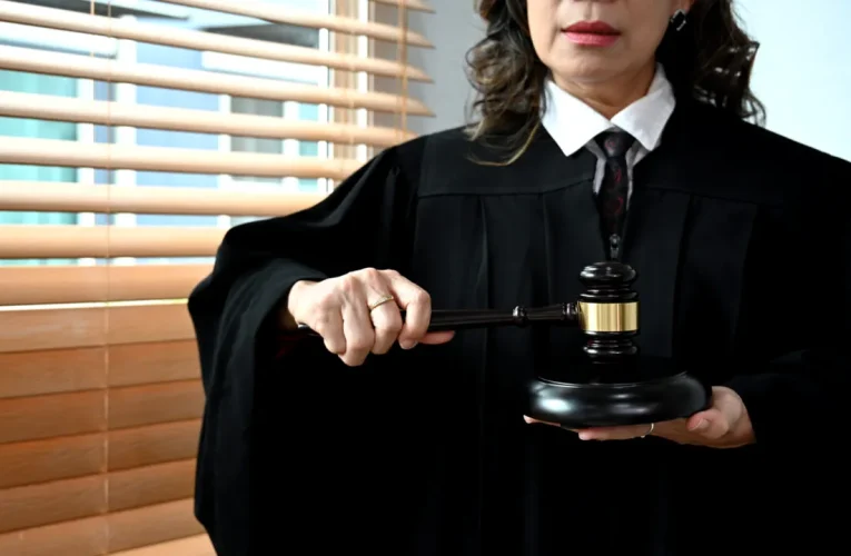 Asociaţia „Forumul Judecătorilor din România” a discutat la Guvern, alături de Bolojan, despre proiectul de lege privind pensiile magistraților