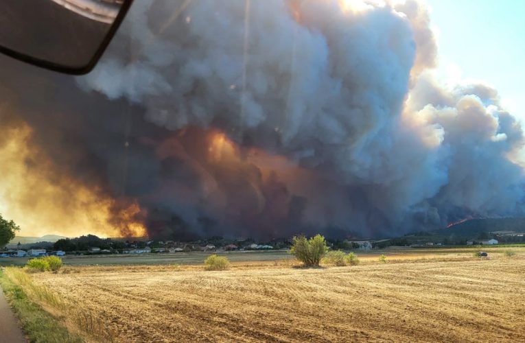 Atenționare de călătorie din cauza unui incendiu uriaș de vegetație în Franța