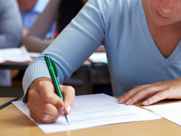 Azi încep probele scrise ale Bacalaureatului de toamnă