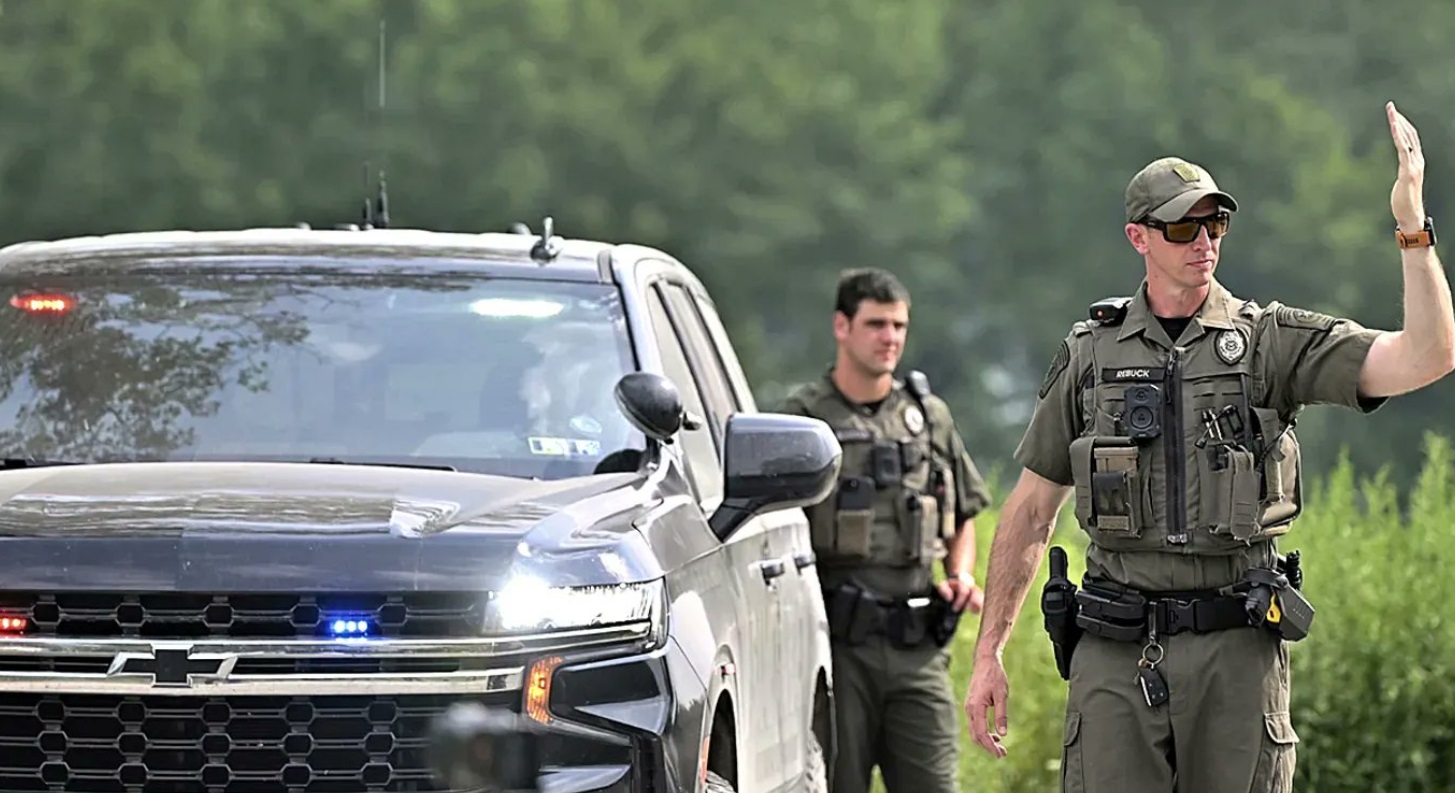 Bărbat care și-a ucis vecina și a rănit doi polițiști, împușcat mortal în ambuscadă în Pennsylvania