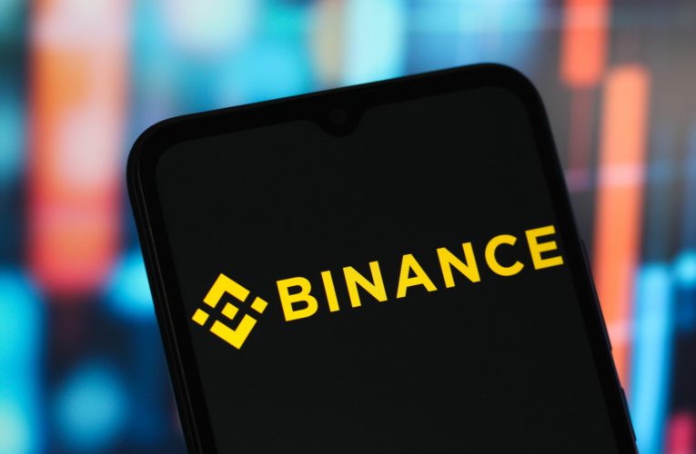 Binance avertizează asupra unor noi fraude telefonice și se alătură rețelei globale Beacon