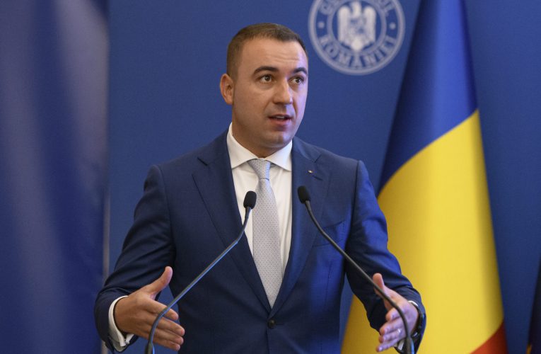 Bogdan Ivan nu exclude o eventuală candidatură a lui Sorin Grindeanu la șefia PSD