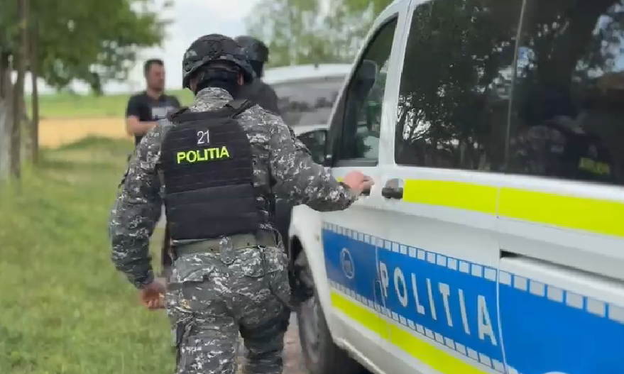 Brăila: O femeie și un bărbat blocați în trafic și agresați