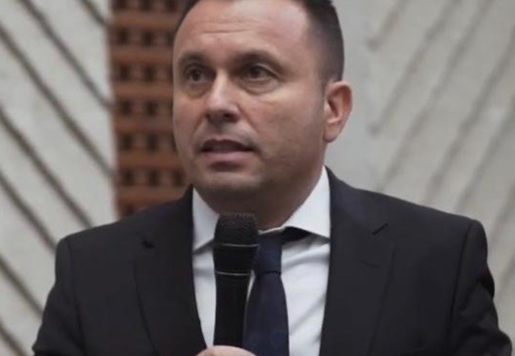 Cătălin Țone, fost șef al Antidrog, răspunde la acuzația de „plagiat istoric” pentru două teze de doctorat obținute la distanță de 36 de zile
