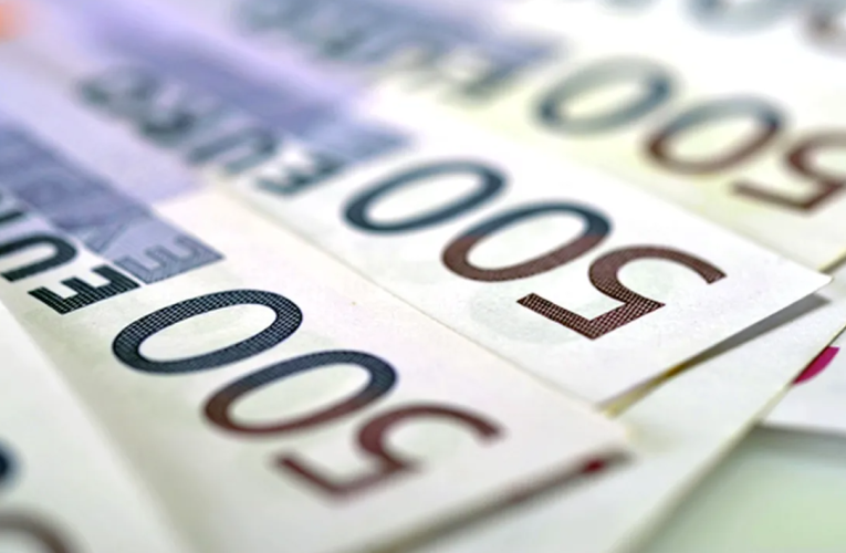 Curs valutar, 12 august. Euro și aurul au crescut ușor