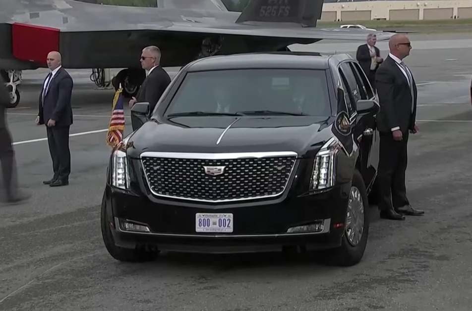 Deși Putin și-a adus limuzina în Alaska, a urcat în mașina lui Trump, supranumită „Bestia”