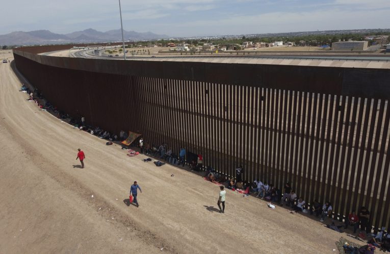 Donald Trump ordonă vopsirea zidului de la granița cu Mexicul în negru. Care este motivul