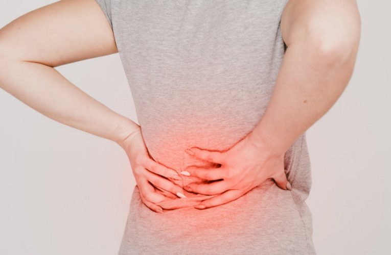 Experții dezvăluie ce sporturi nu trebuie practicate în cazul durerilor de spate