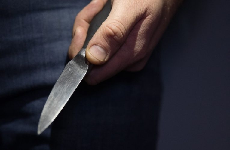 Femeie înjunghiată la Buftea de fostul concubin, cu o zi după ce depusese plângere