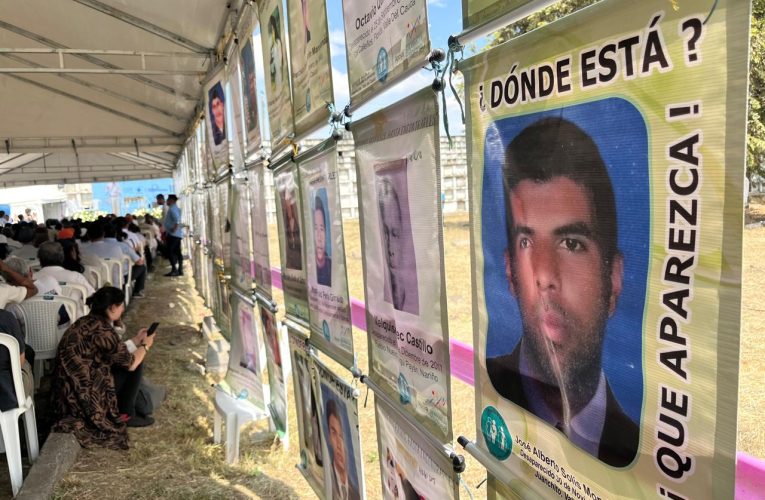 Foşti rebeli FARC şi soldaţi columbieni exhumă împreună victimele războiului