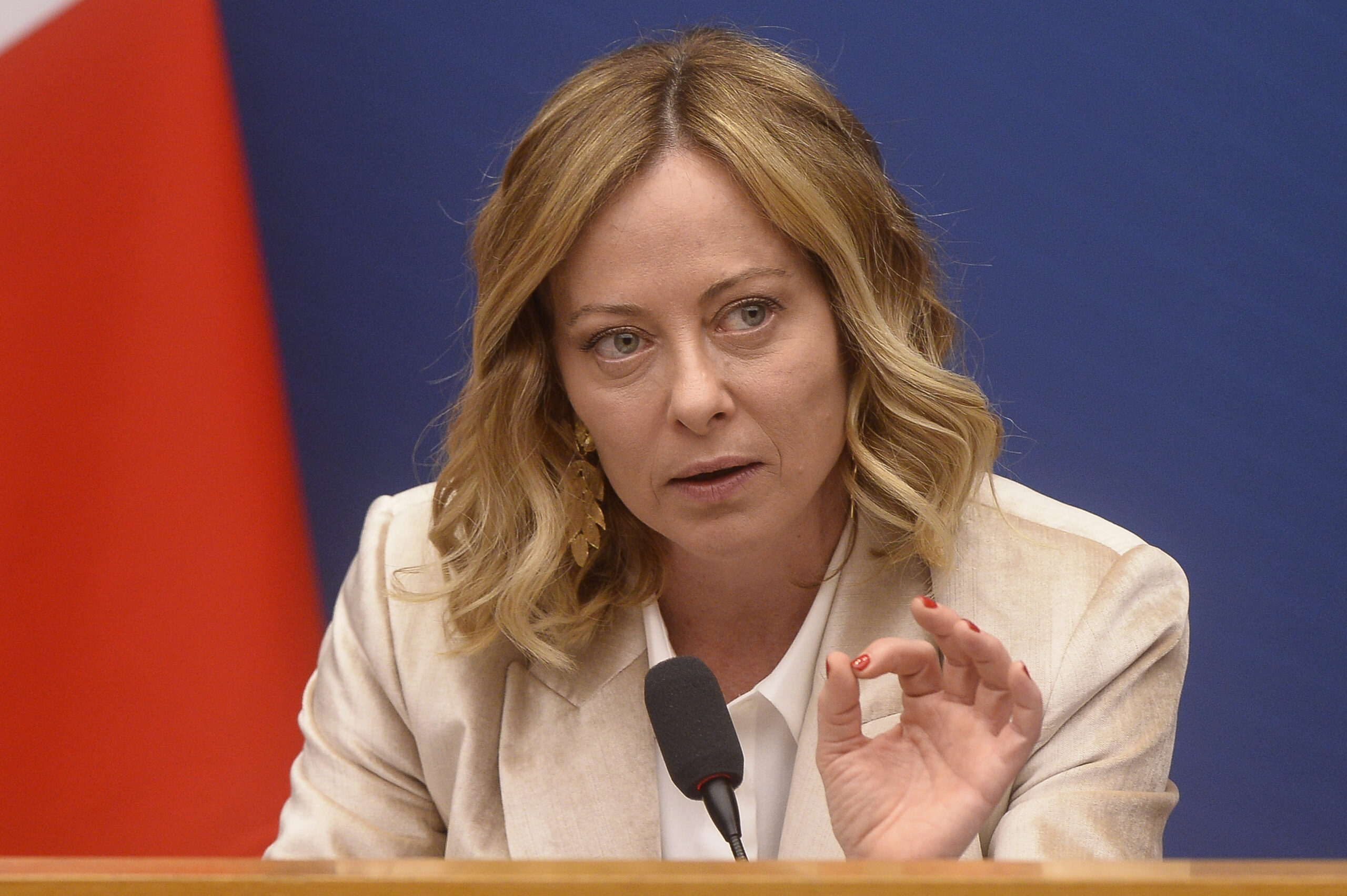 Giorgia Meloni, „dezgustată” de publicarea fotografiilor cu ea și alte femei pe un site pornografic