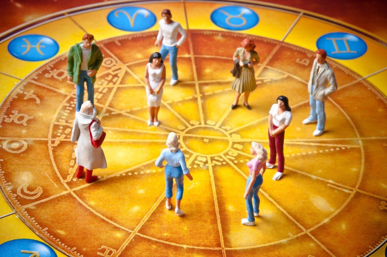 HOROSCOP 12 august 2025. Se anunță câștiguri financiare multiple pentru Berbeci, iar Racii se vor confrunta cu obstacole