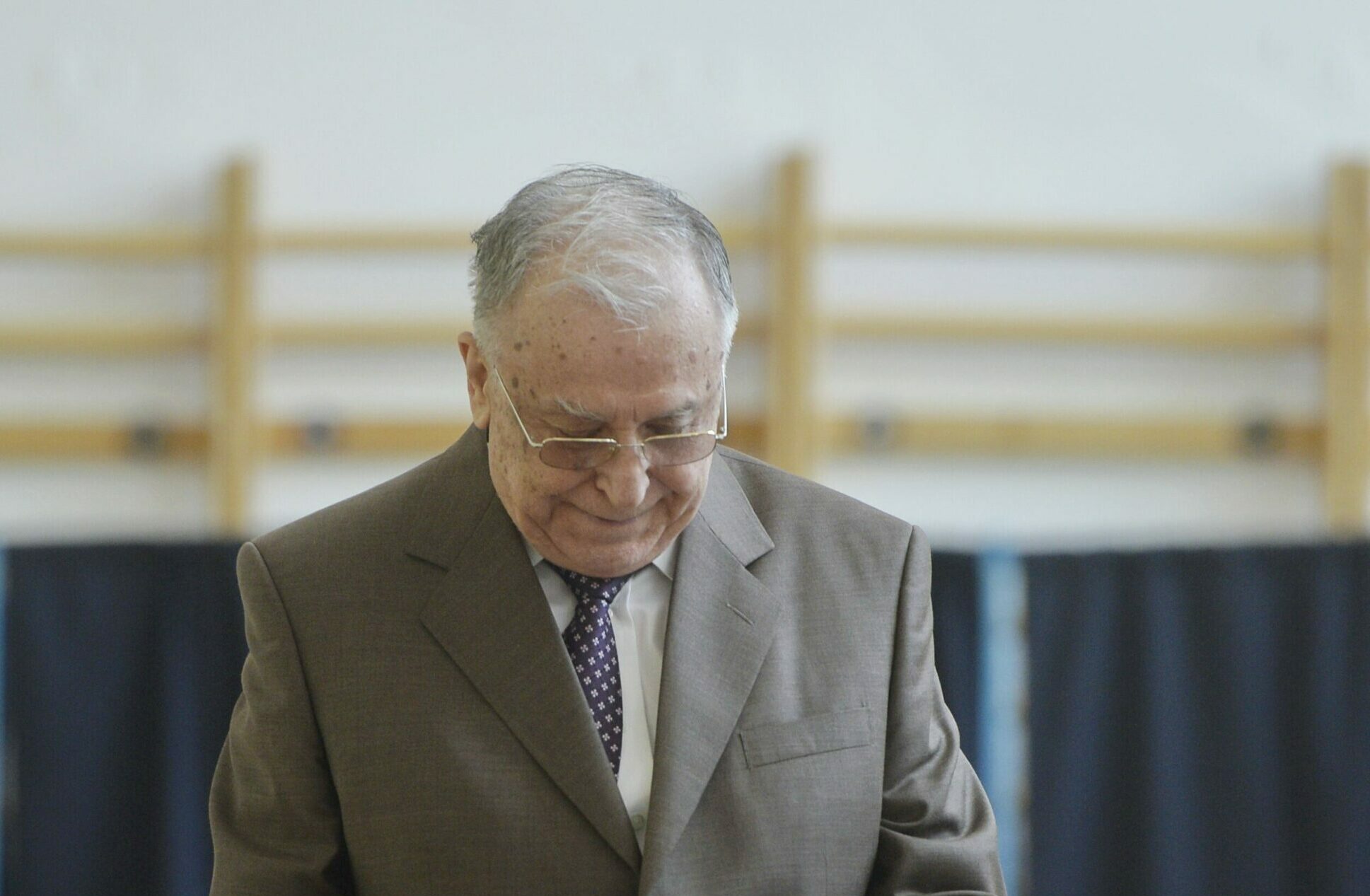 Ion Iliescu, încă în stare gravă