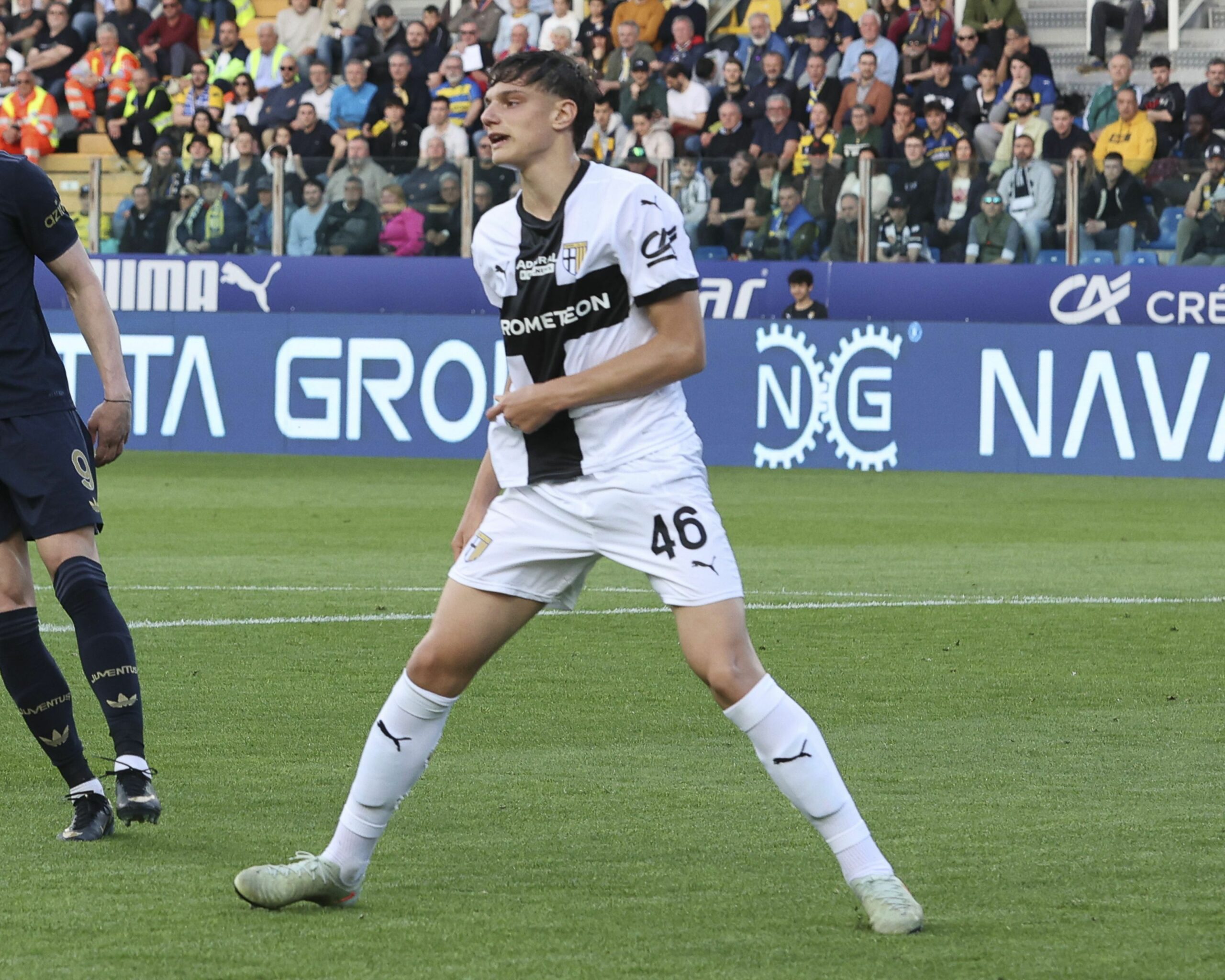 Liverpool FC a prezentat transferul oficial al fundașului italian Giovanni Leoni de la Parma