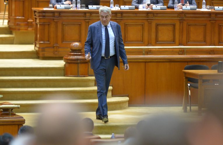 Mihai Tudose: „Eu i-am zis lui Bolojan să scadă TVA-ul la 17%, nu ştie economie”