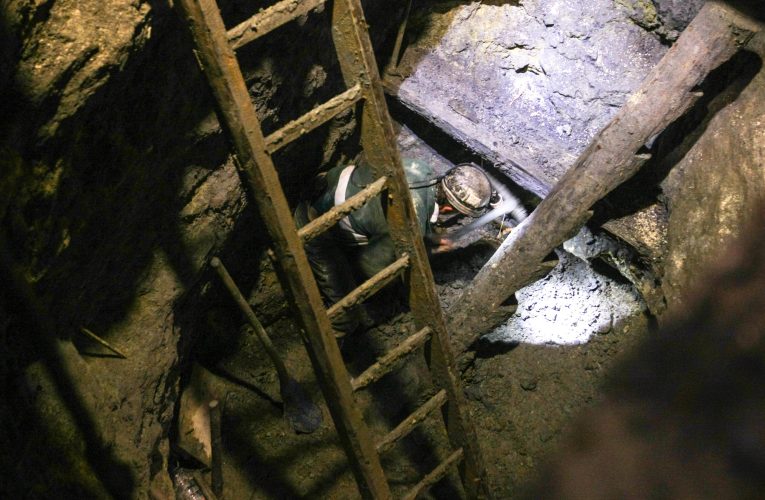 Minerii din Valea Jiului nu și-au primit salariile. Soluția extremă la care ar putea recurge angajații Complexului Energetic