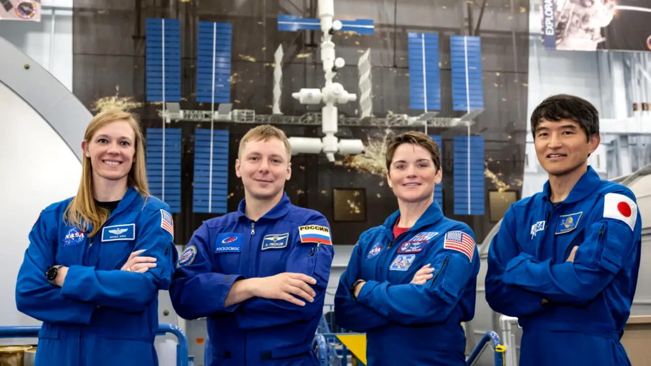 Patru astronauți s-au întors pe Pământ după cinci luni petrecute la Stația Spațială Internațională